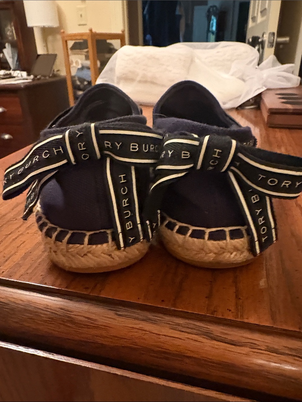 Tory Burch Tory Ribbon Herringbone Espadrille in Navy/New Ivory sz. 8 - Picture 6 of 6